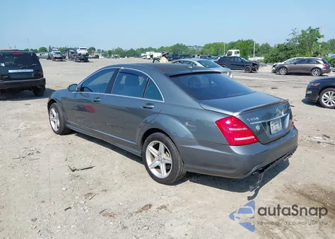 2008 Mercedes-Benz S 550 4Matic z USA, uszkodzony, nr VIN WDDNG86X48A208799